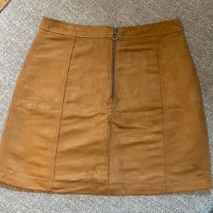 Suede tan skirt~ Old Navy size 6